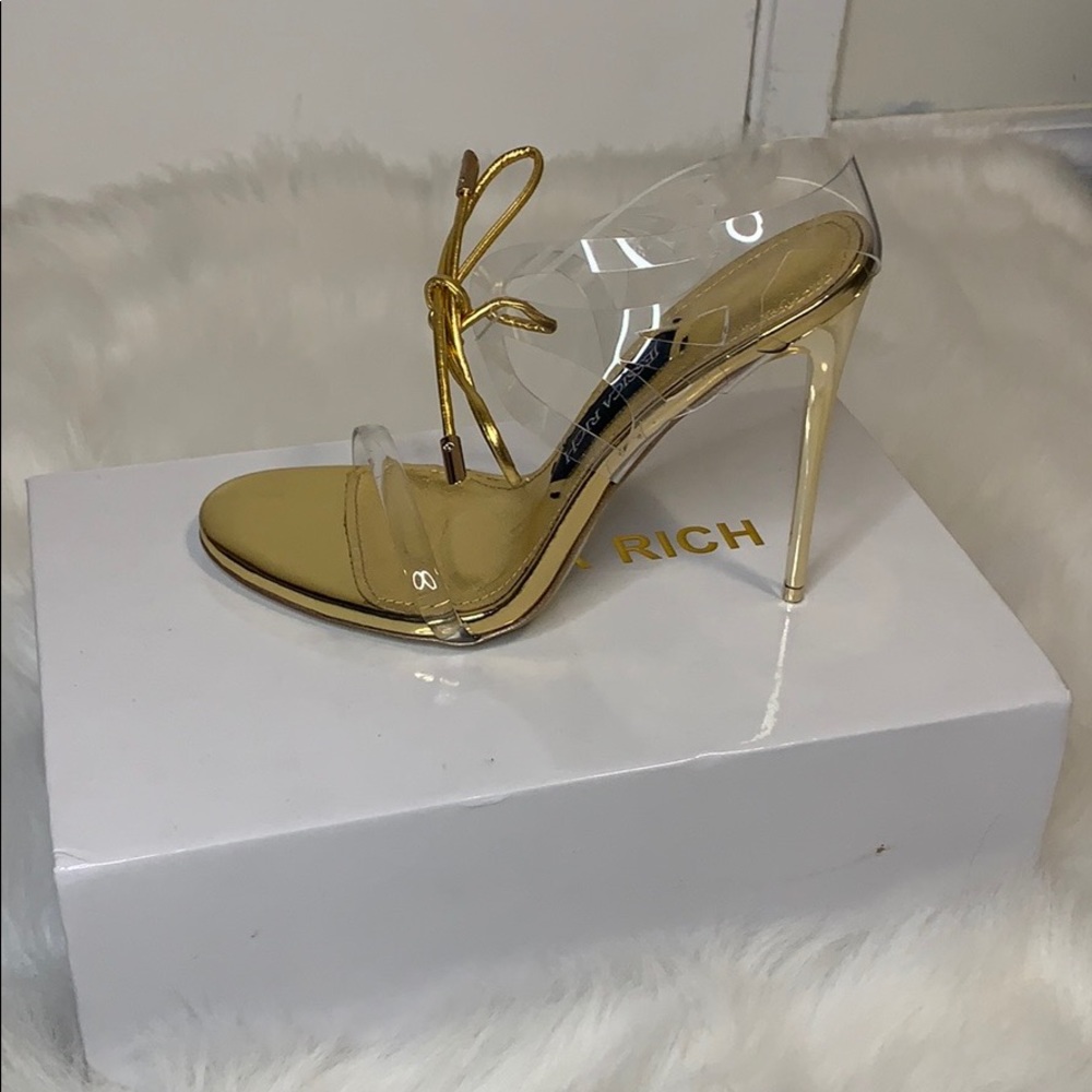 Jessica Rich stiletto shoe